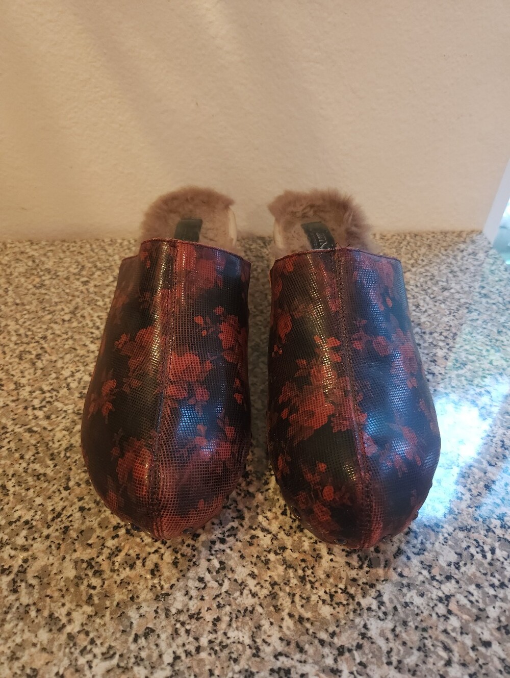 Floral Faux-Fur Lined Slip-On Clogs - Black & Red